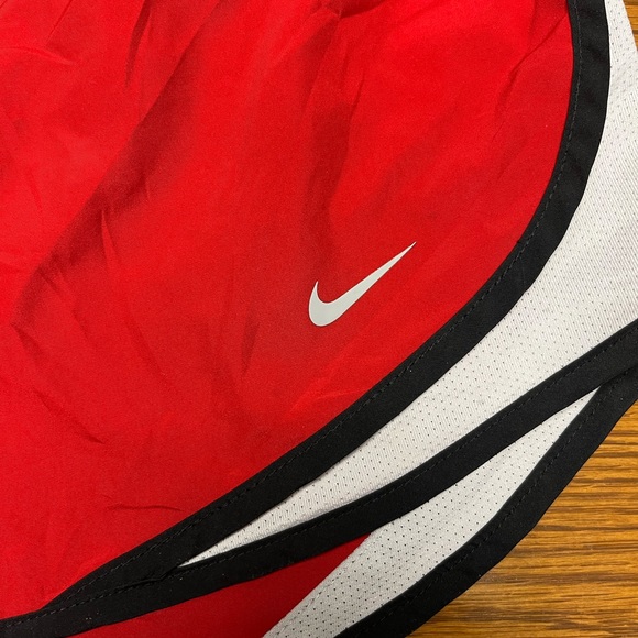 Nike Running Shorts - Picture 3 of 5